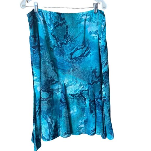 Chico’s size L ocean colors pattern A line skirt. - Picture 2 of 7